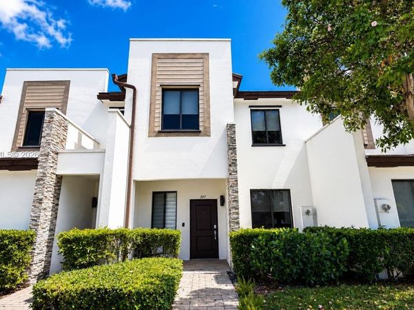 307 NE 208th Ter , Miami, FL 33179