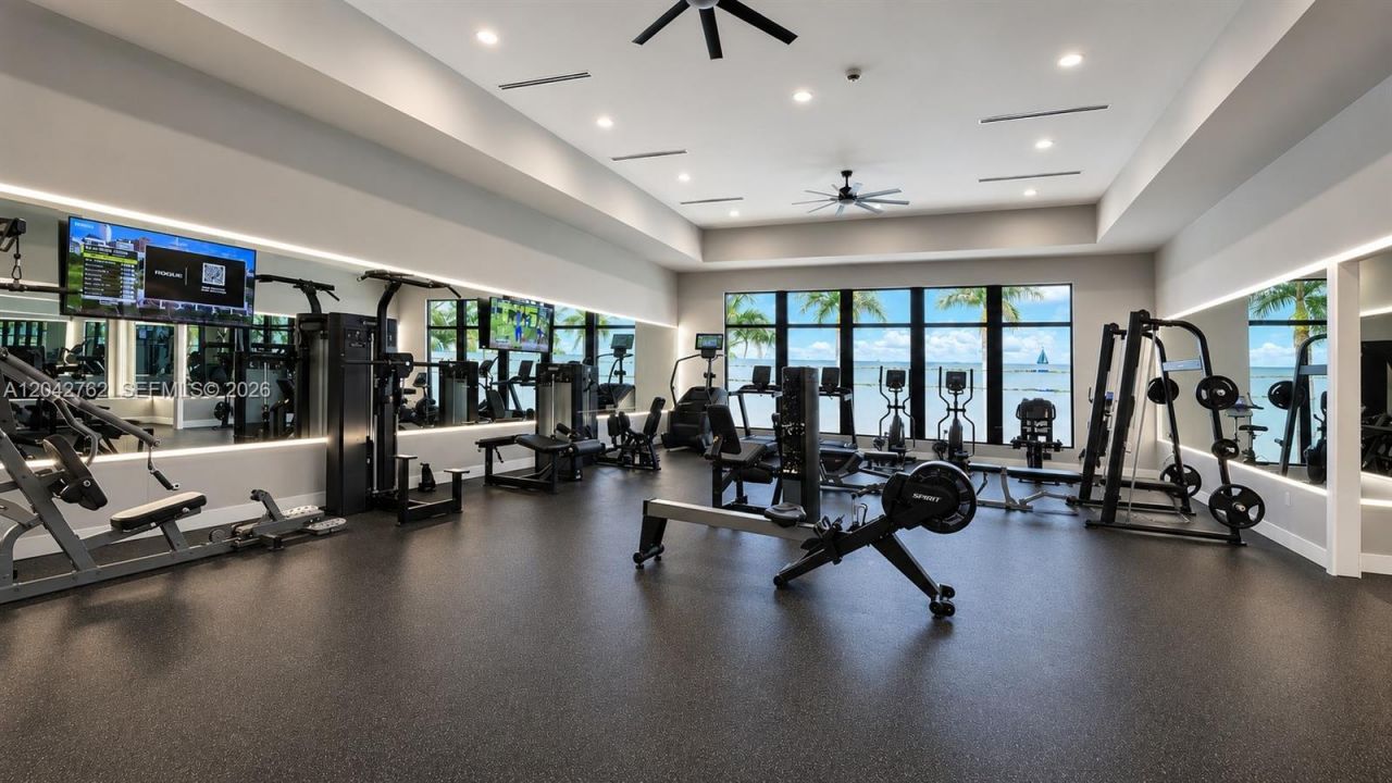 307 NE 208th Ter , Miami, FL 33179 Photo