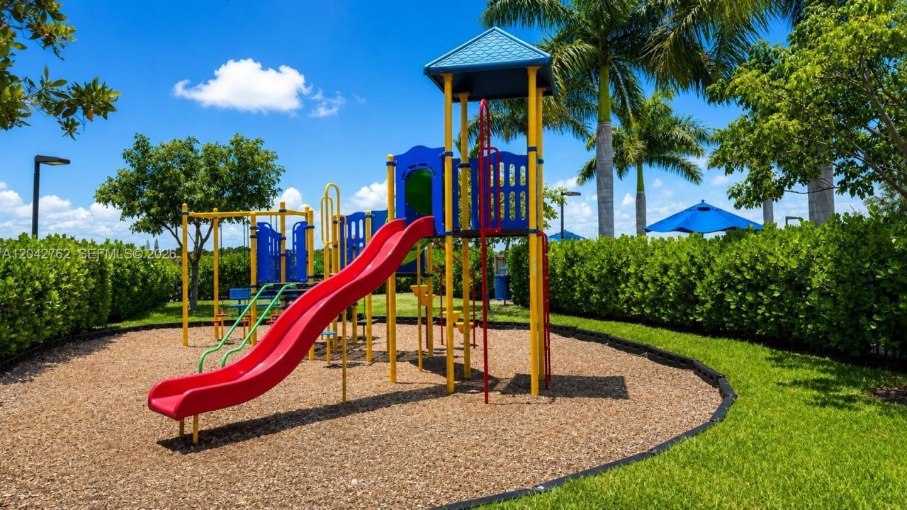 307 NE 208th Ter , Miami, FL 33179 Photo