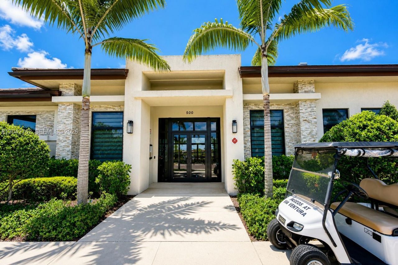 307 NE 208th Ter , Miami, FL 33179 Photo