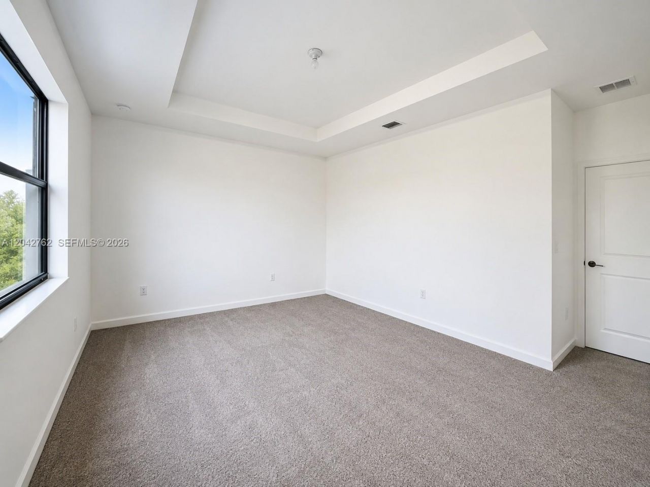 307 NE 208th Ter , Miami, FL 33179 Photo