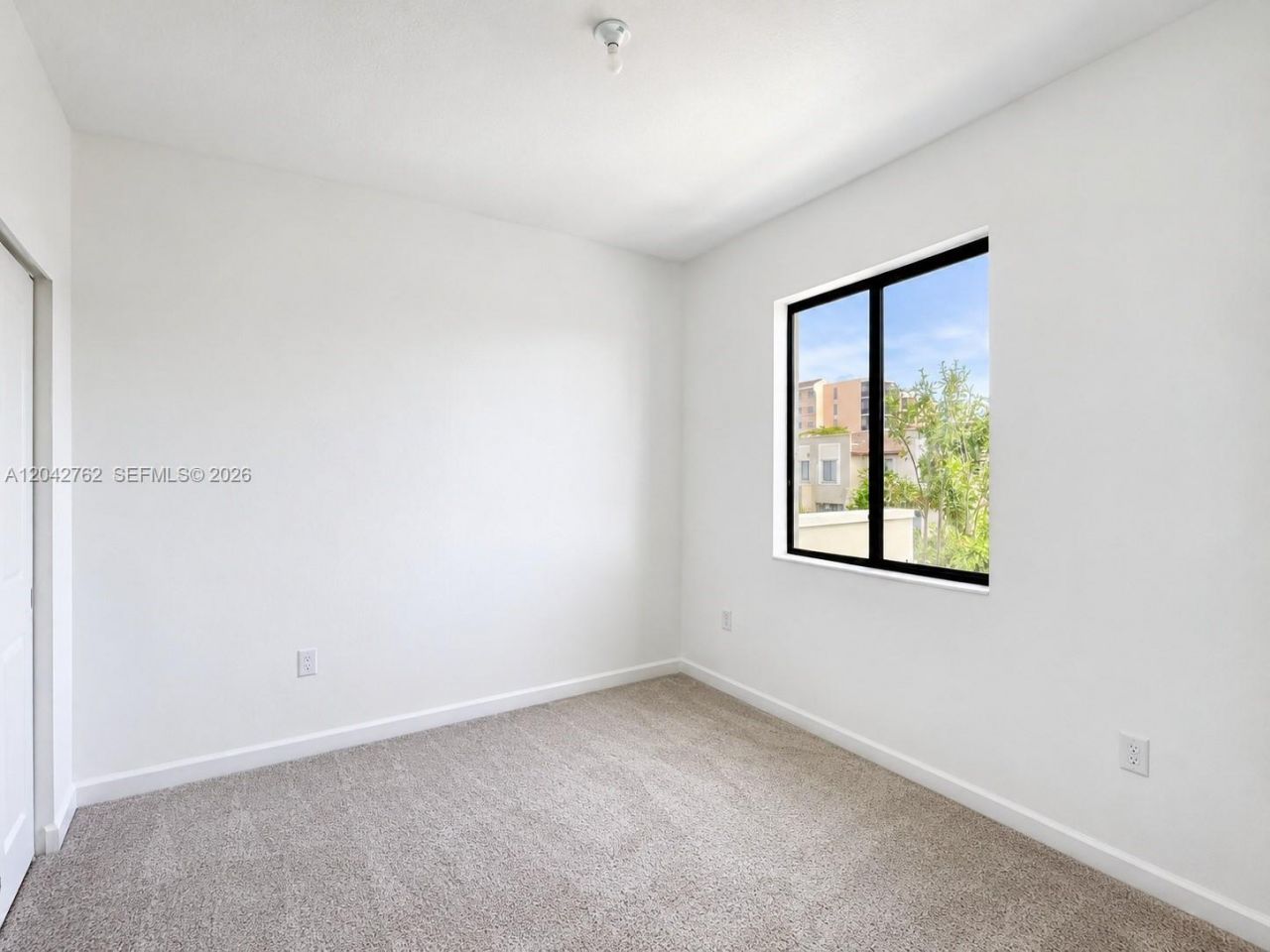 307 NE 208th Ter , Miami, FL 33179 Photo