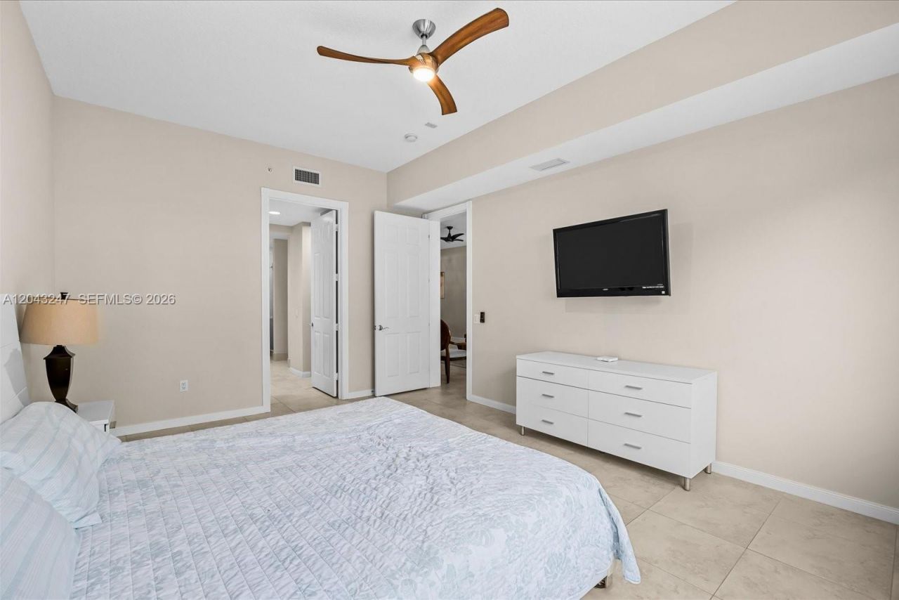 38 E Harbour Isle Dr E , Unit 104, Fort Pierce, FL 34949 Photo