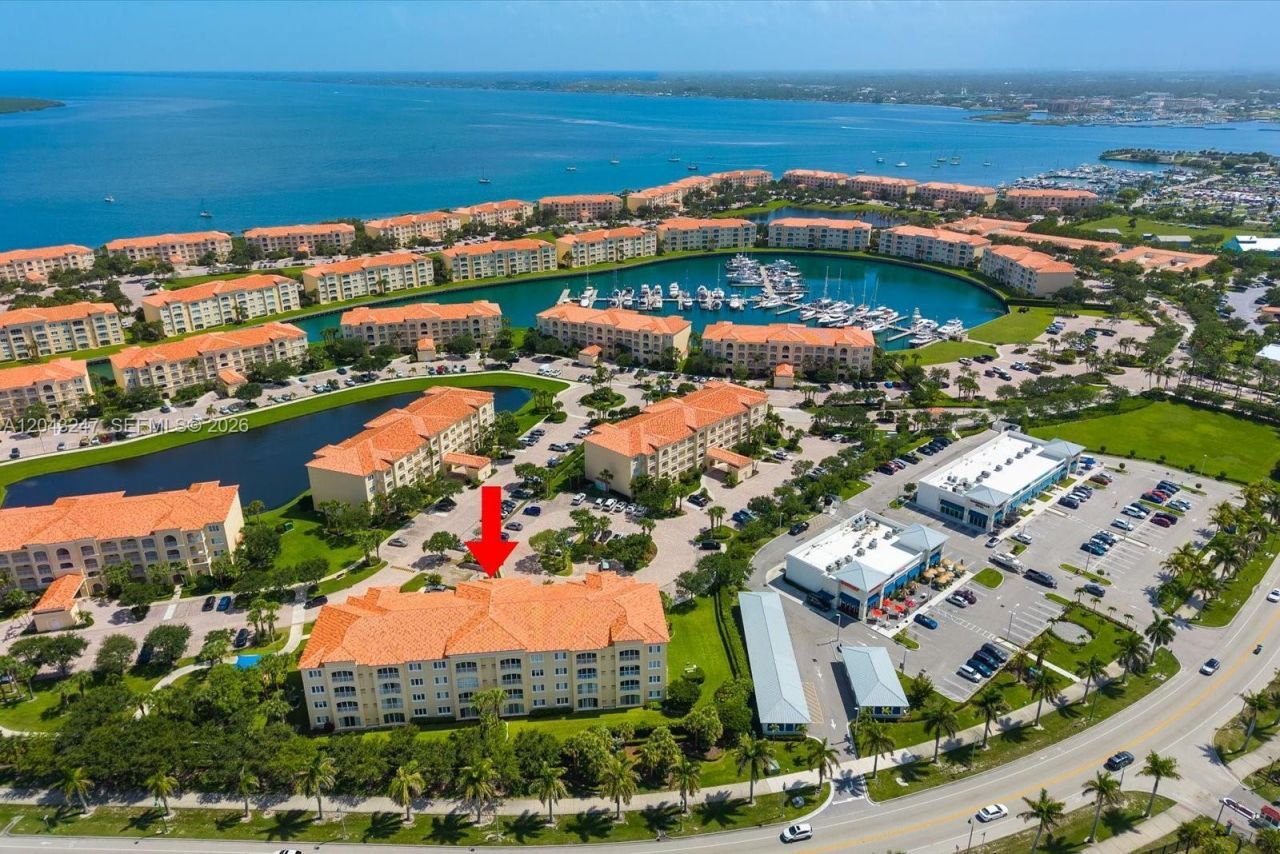 38 E Harbour Isle Dr E , Unit 104, Fort Pierce, FL 34949 Photo