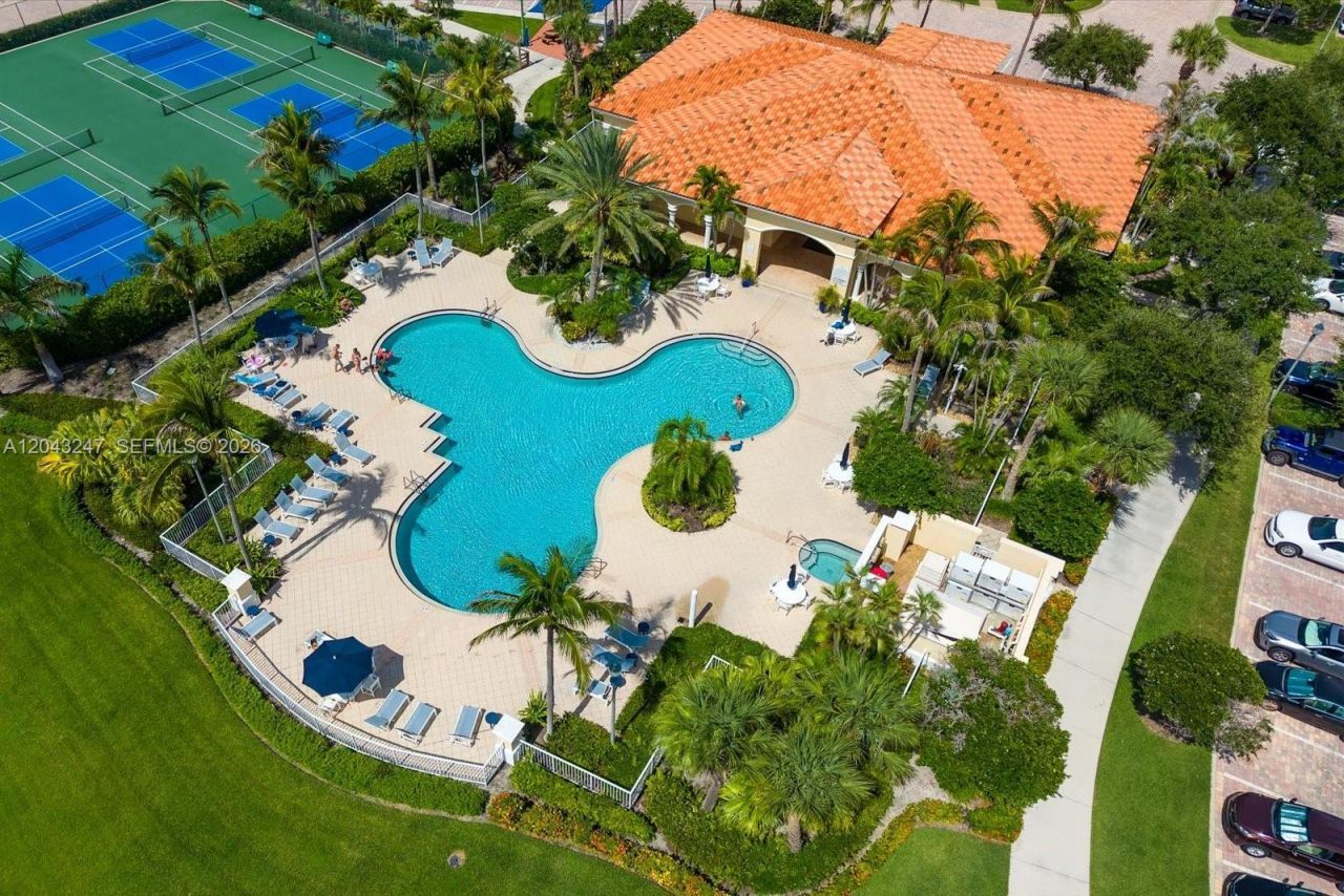 38 E Harbour Isle Dr E , Unit 104, Fort Pierce, FL 34949 Photo