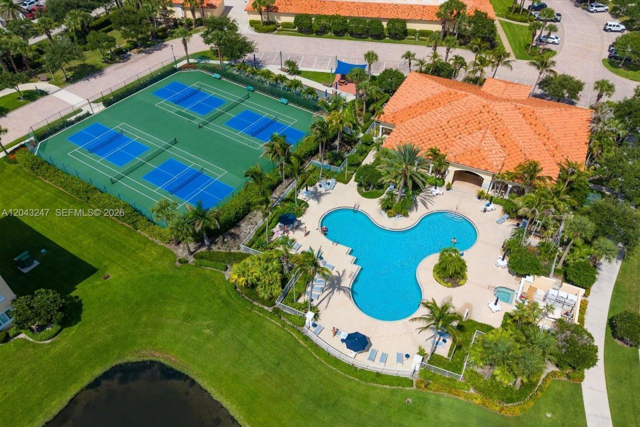 38 E Harbour Isle Dr E , Unit 104, Fort Pierce, FL 34949 Photo