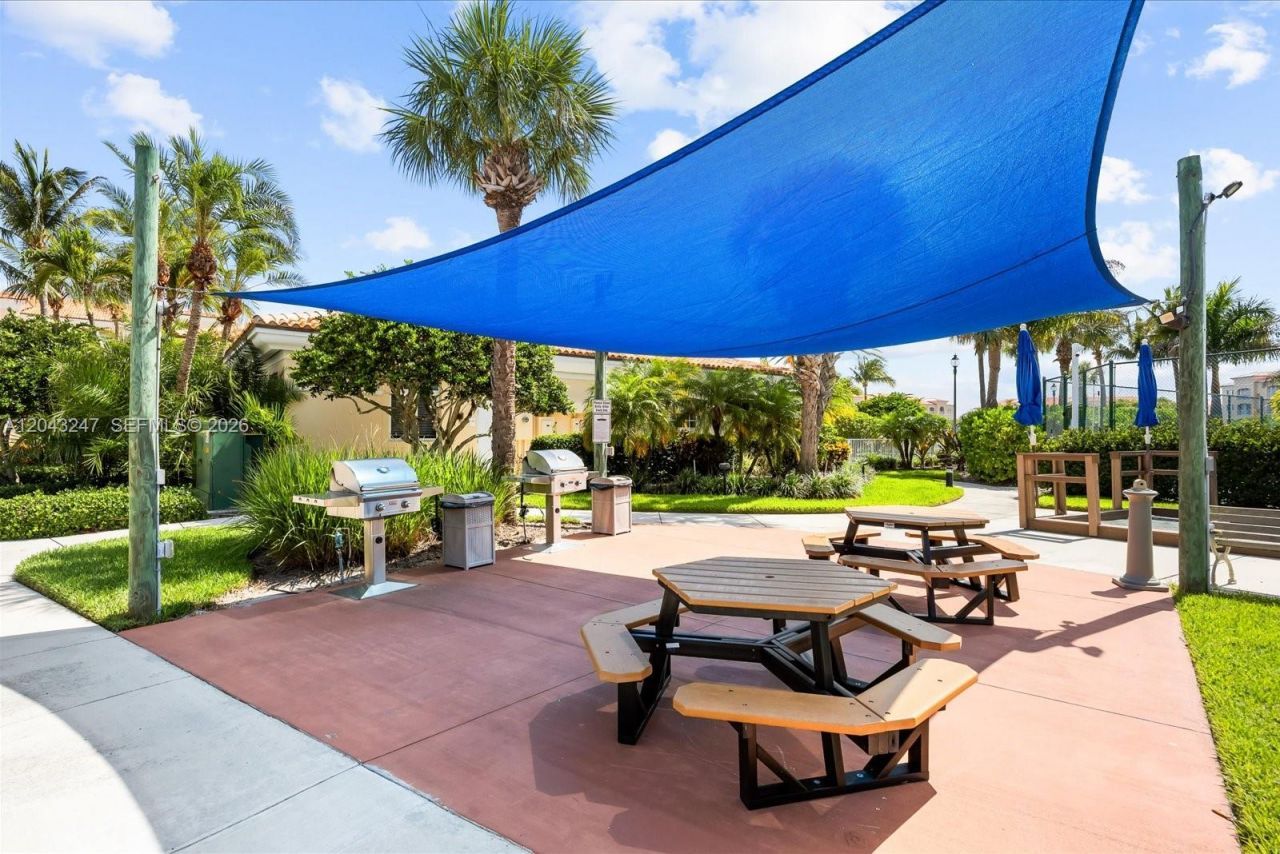 38 E Harbour Isle Dr E , Unit 104, Fort Pierce, FL 34949 Photo