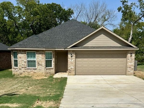 408 W Curtis Avenue, Calera, OK 74730