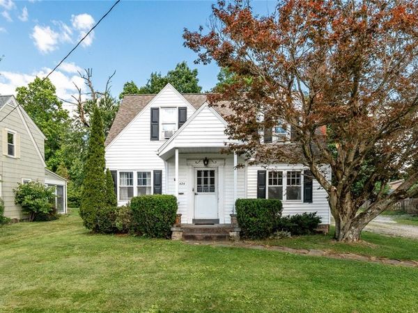 424 N Center St, Grove City, PA 16127