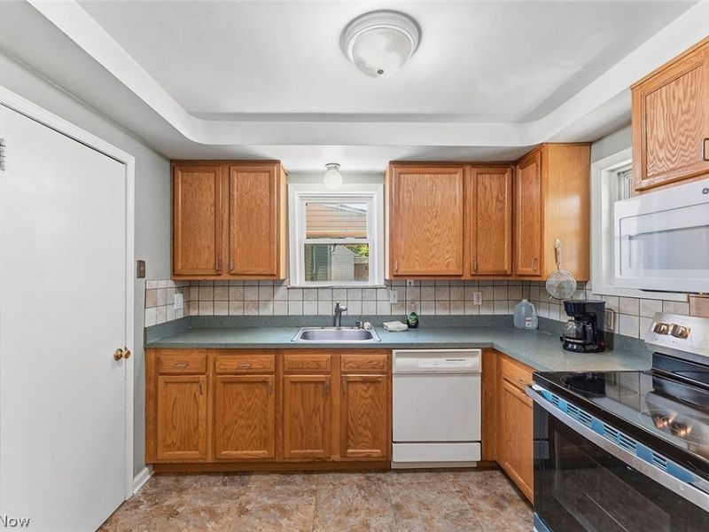 3809 Bainbridge Road, Cleveland Heights, OH 44118 Photo 10