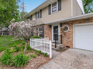 1020 W 107th Street, Bloomington, MN 55431