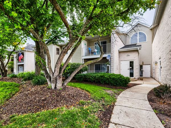 734 N Gary Avenue, Unit 112, Carol Stream, IL 60188