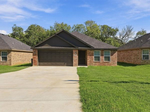 412 W Curtis Avenue, Calera, OK 74730