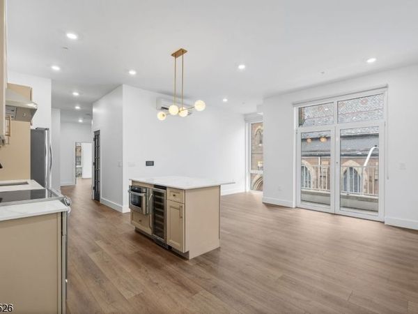 21 Lincoln Park, Newark, NJ 07102