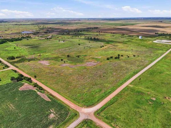 E County Line Road, Tonkawa, OK 74653