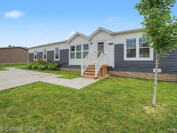 6435 Prince Blvd, Tyrone Twp, MI 48430