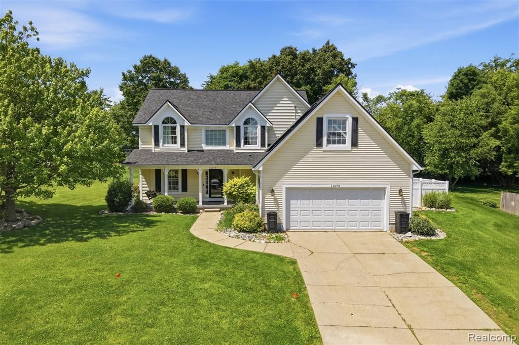 11673 Orchardview Drive, Fenton, MI 48430 Main Photo