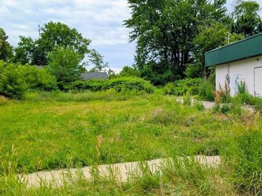 2620 Davison Road, Flint, MI 48506