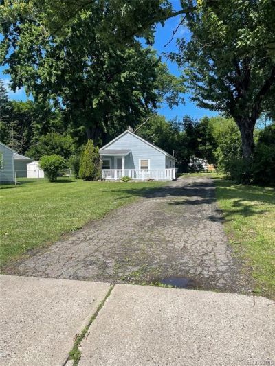 1093 Meadowlawn Drive, Pontiac, MI 48340 Main Photo