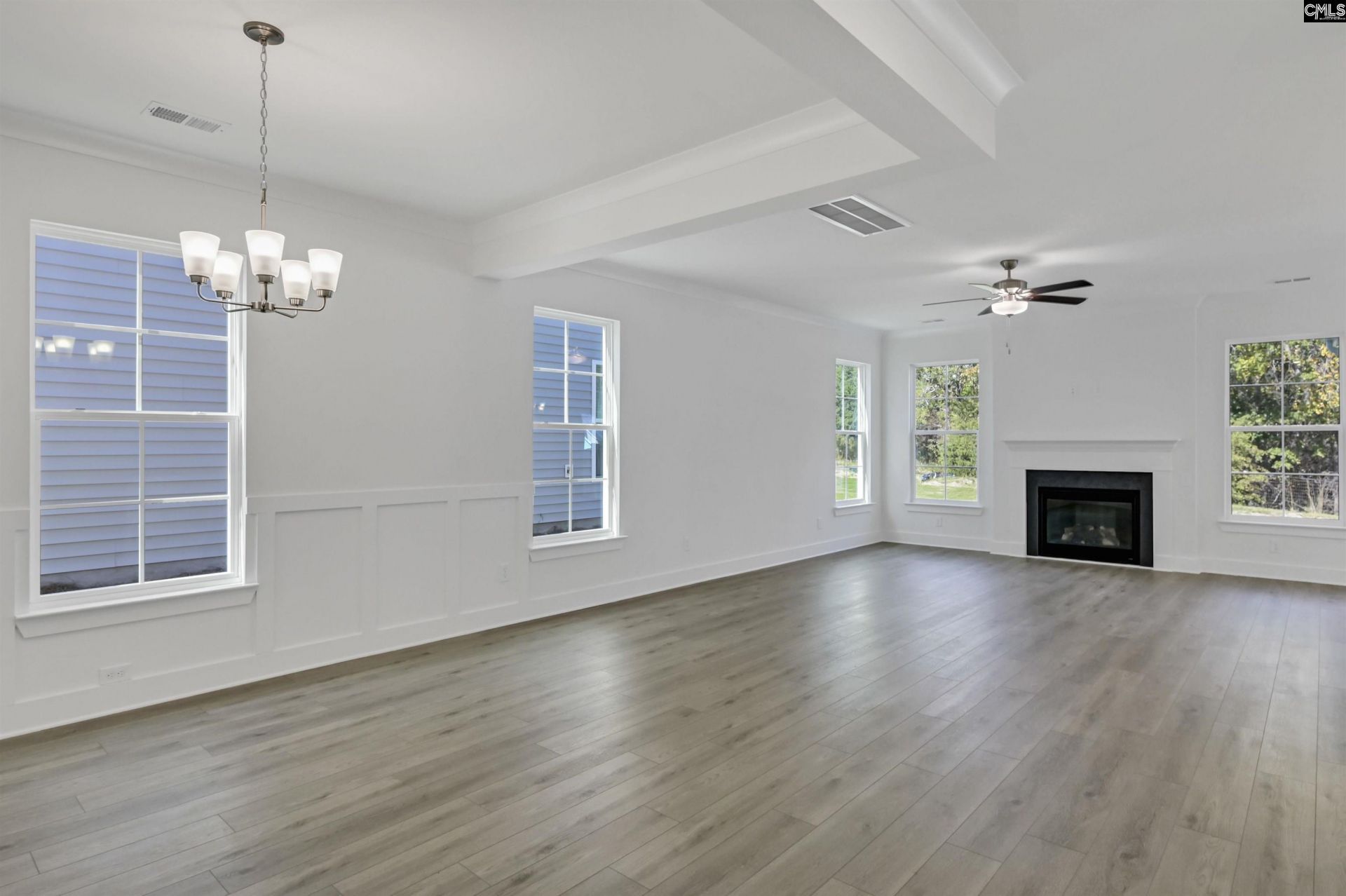 636 Thunder Gulch Avenue Photo 5