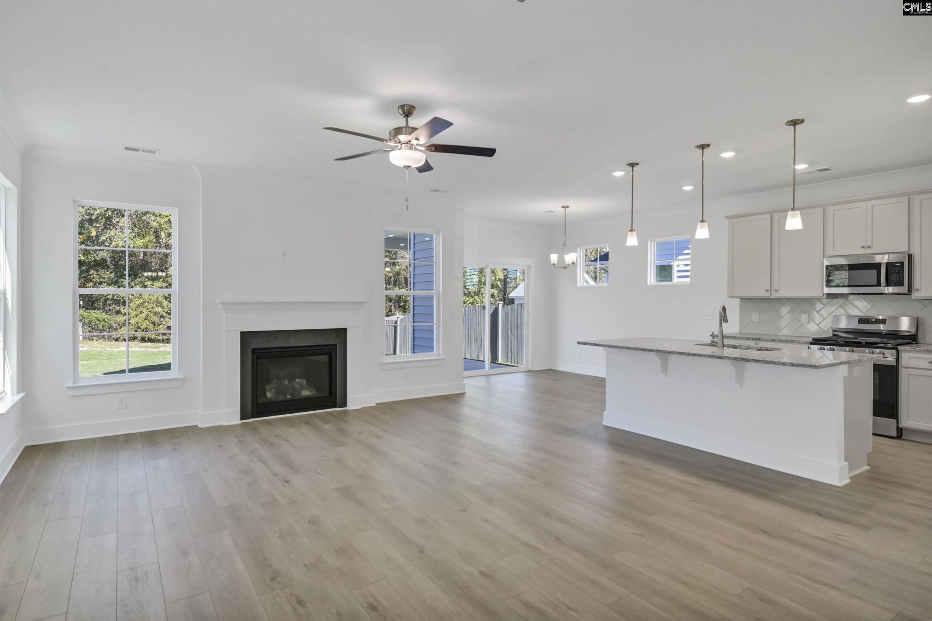 636 Thunder Gulch Avenue Photo 8