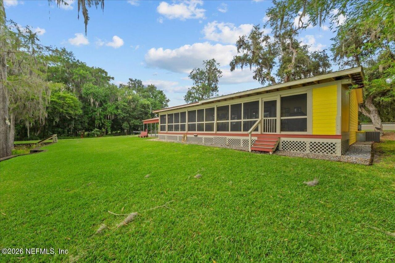 316 Riviera Drive, Crescent City, FL 32112 Photo
