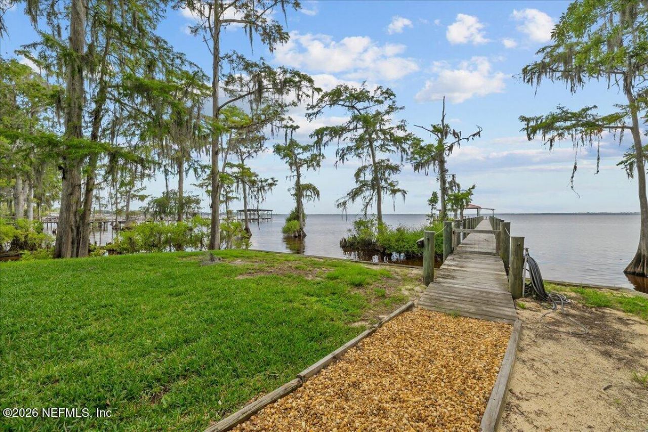 316 Riviera Drive, Crescent City, FL 32112 Photo