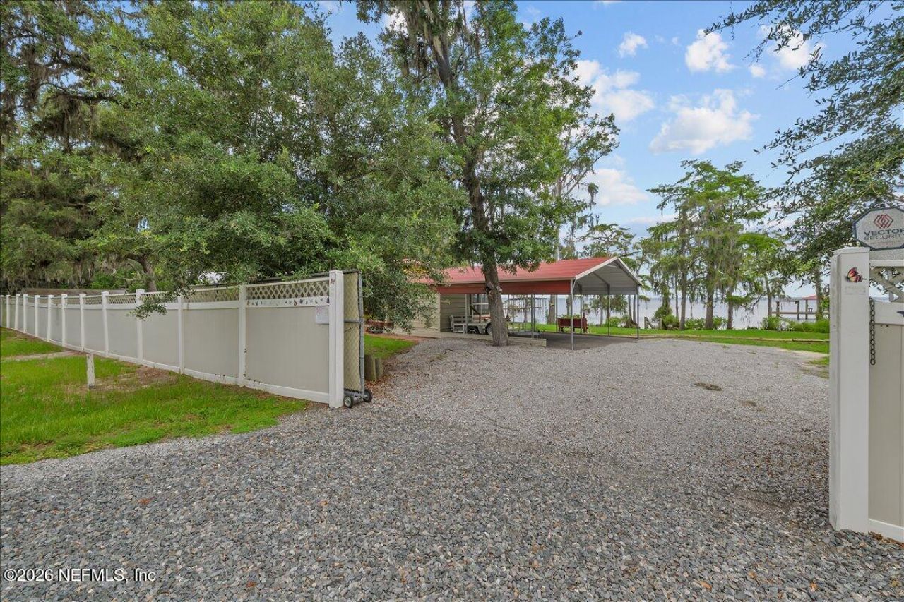 316 Riviera Drive, Crescent City, FL 32112 Photo