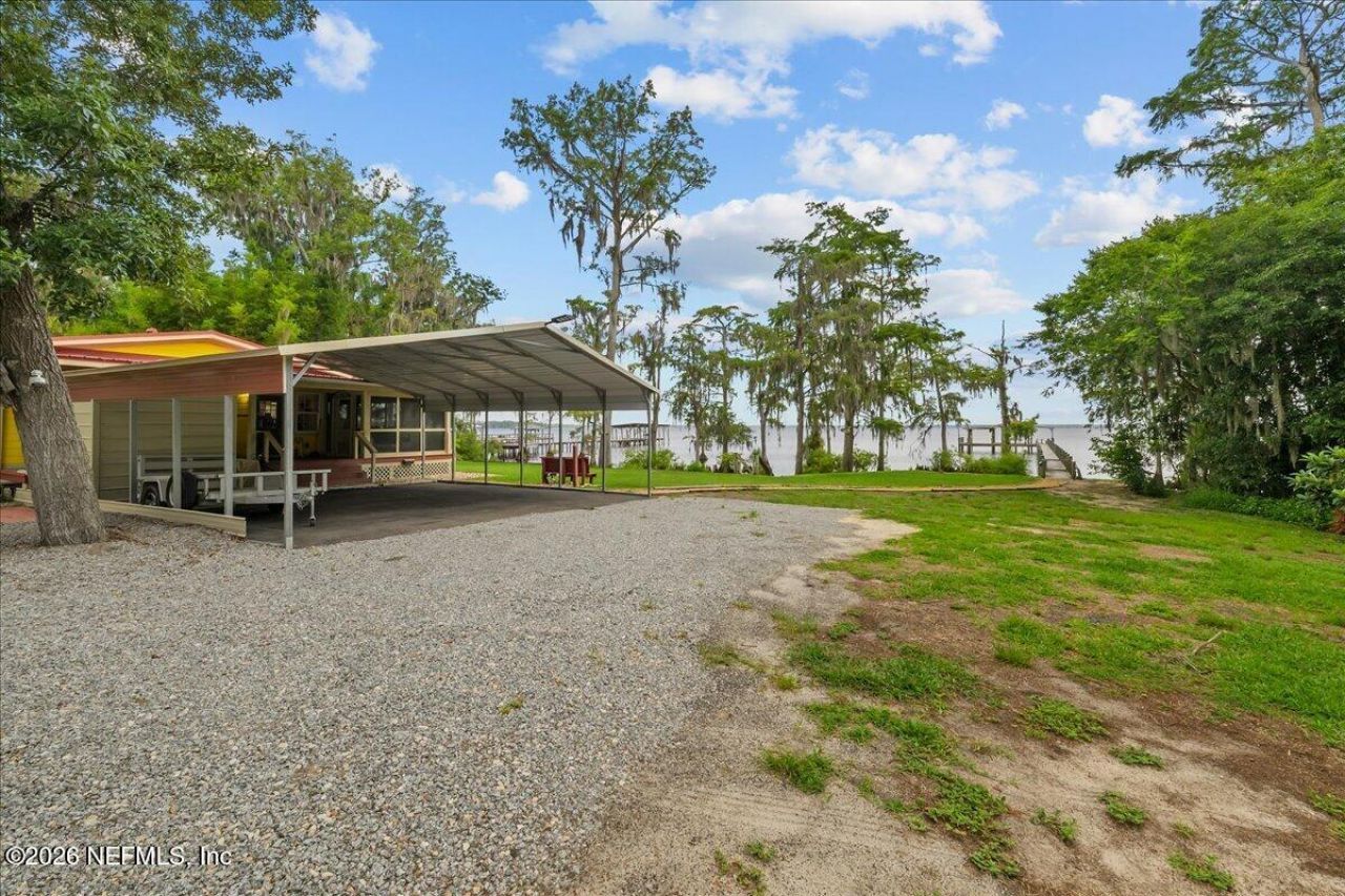 316 Riviera Drive, Crescent City, FL 32112 Photo