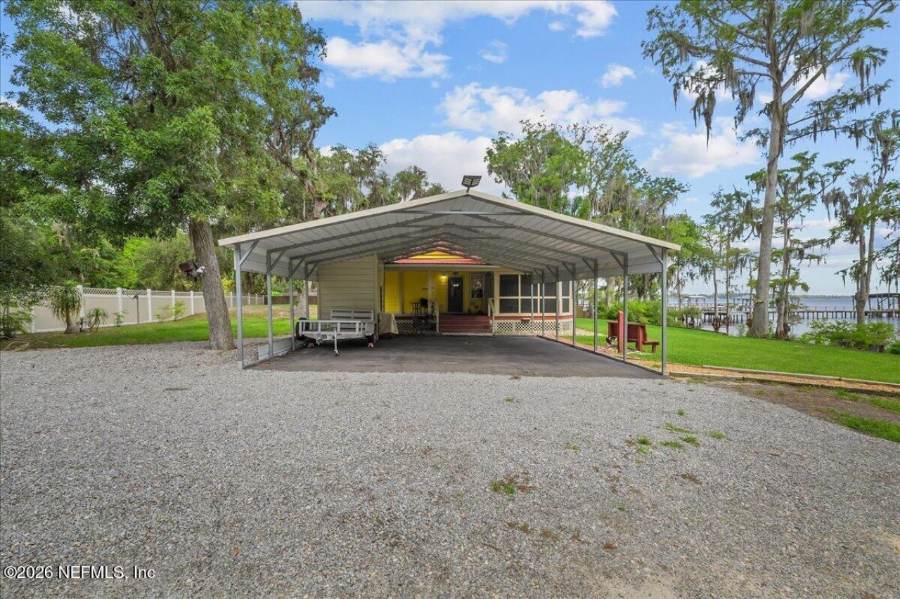 316 Riviera Drive, Crescent City, FL 32112 Photo