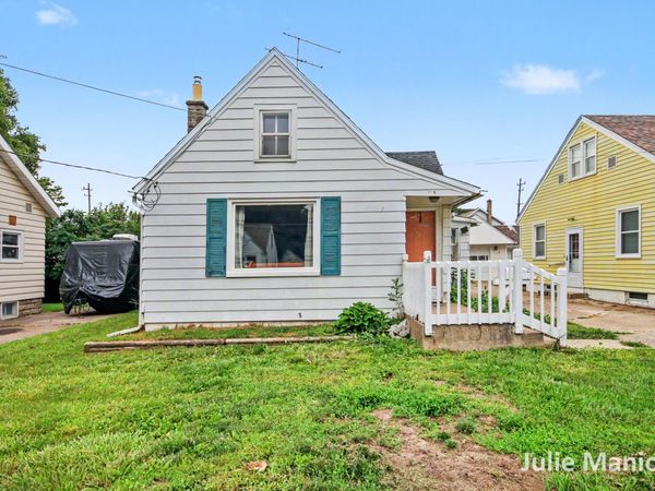 1829 Delwood Avenue SW, Wyoming, MI 49509