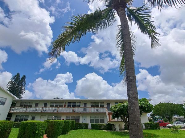 39 Cambridge B, West Palm Beach, FL 33417