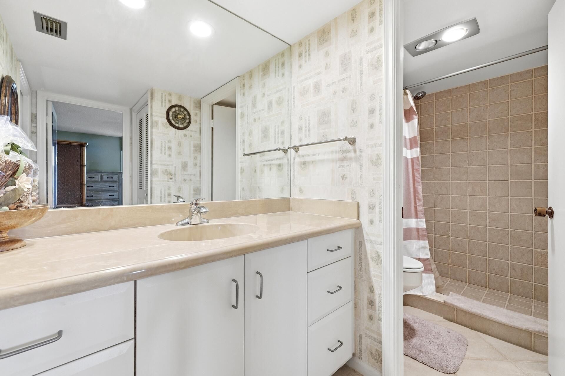 5344 Woodland Lakes Drive, Unit 223, Palm Beach Gardens, FL 33418 Photo
