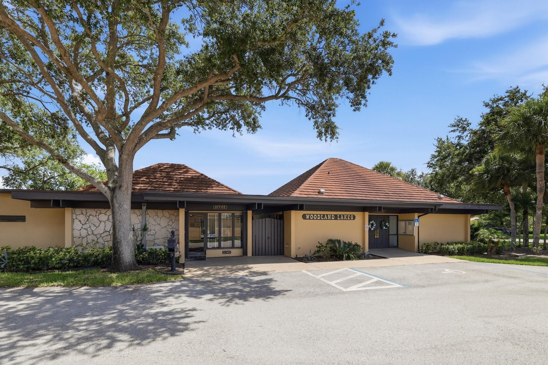 5344 Woodland Lakes Drive, Unit 223, Palm Beach Gardens, FL 33418 Photo