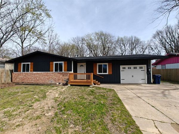 217 S Skilern Street , Siloam Springs, AR 72761