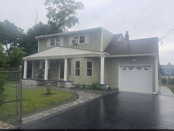 18 Cyprus Avenue , Brentwood, NY 11717
