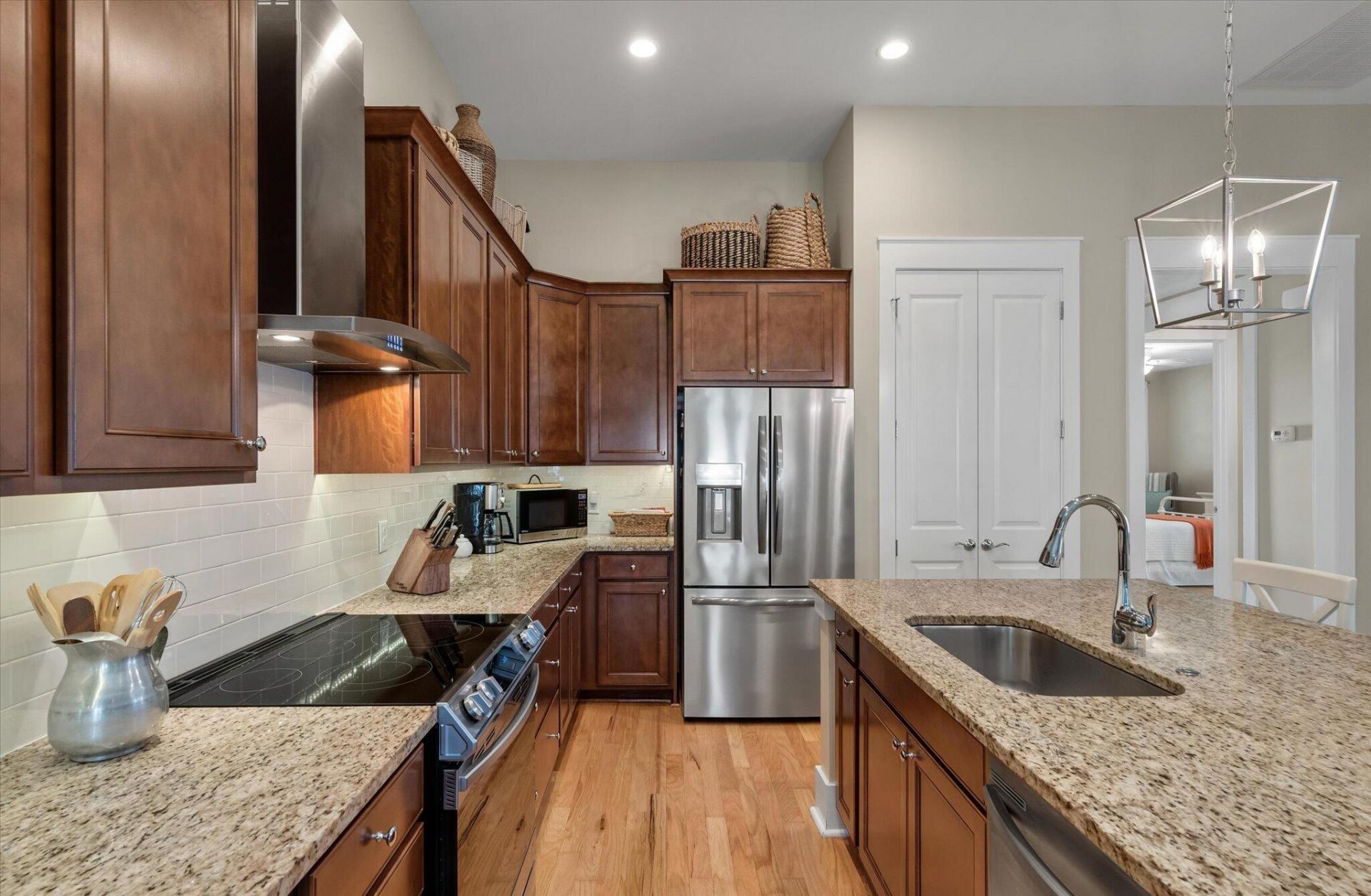 118 Starling Street Photo 12