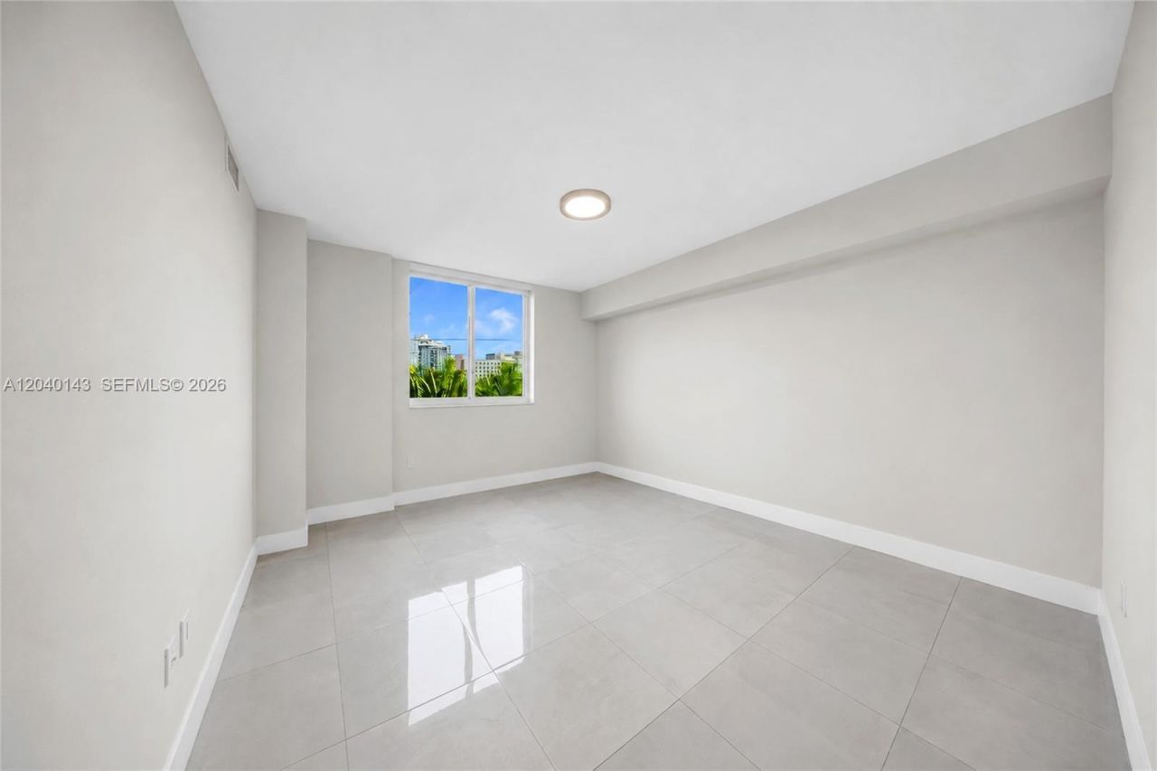 2775 NE 187th St , Unit 318, Aventura, FL 33180 Photo