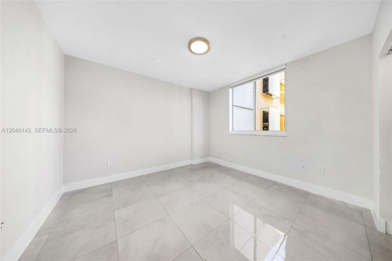 2775 NE 187th St , Unit 318, Aventura, FL 33180 Photo