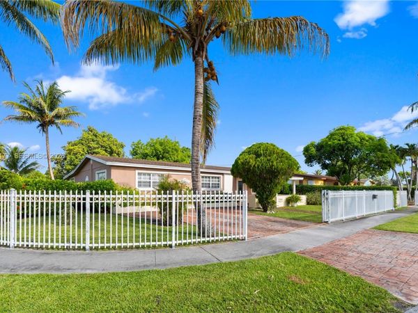 20400 NW 25th Ave , Miami Gardens, FL 33056