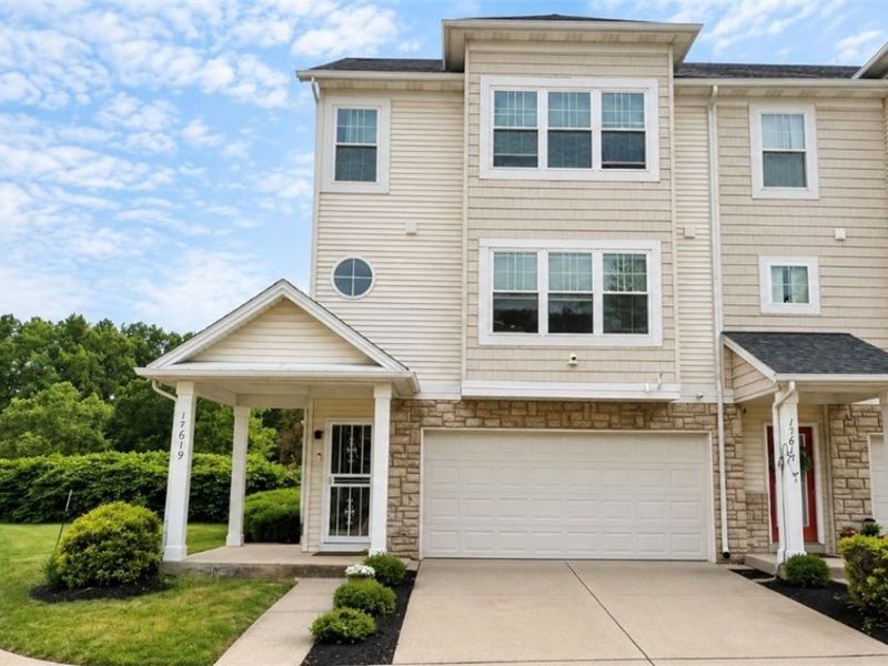 17619 Wildwood Lane, Cleveland, OH 44119 Photo 1