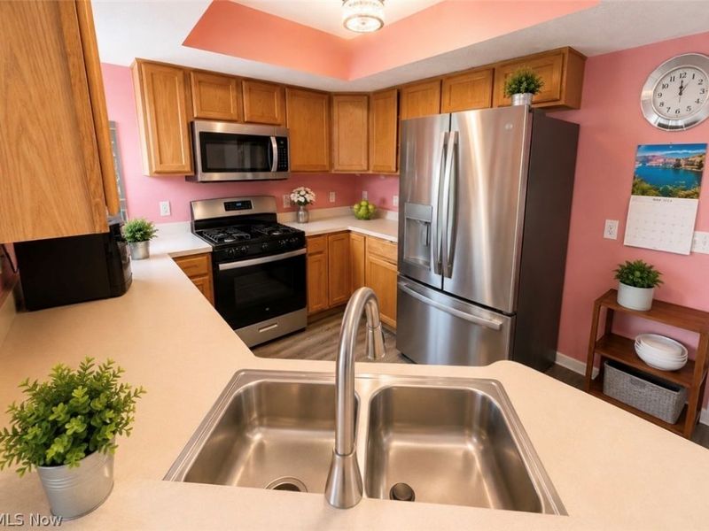 17619 Wildwood Lane, Cleveland, OH 44119 Photo 11