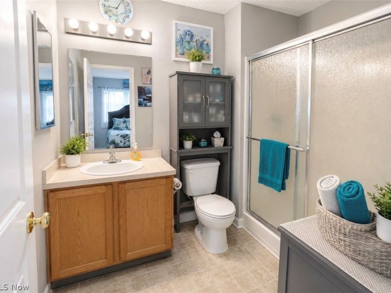 17619 Wildwood Lane, Cleveland, OH 44119 Photo 24