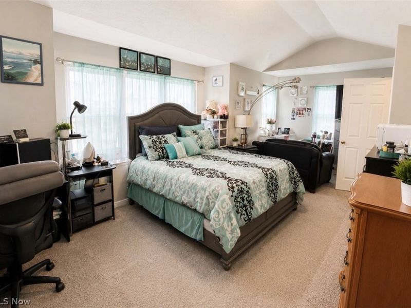 17619 Wildwood Lane, Cleveland, OH 44119 Photo 27