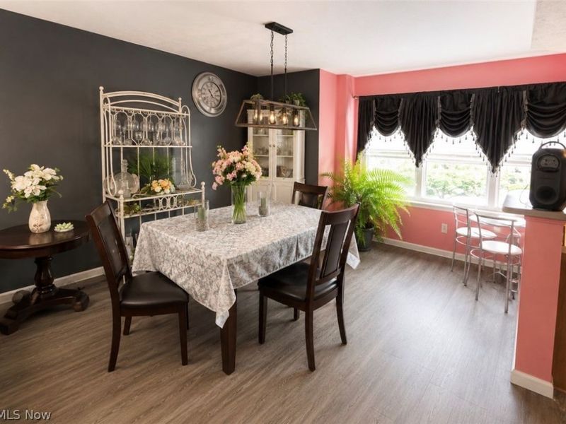 17619 Wildwood Lane, Cleveland, OH 44119 Photo 8