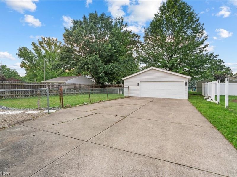7479 Goldenrod Drive, Mentor on the Lake, OH 44060 Photo 32