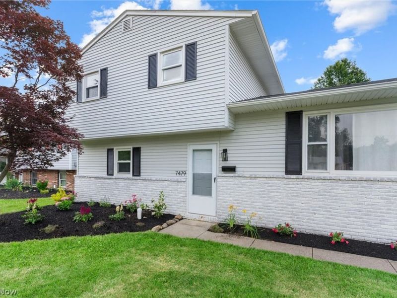 7479 Goldenrod Drive, Mentor on the Lake, OH 44060 Photo 4