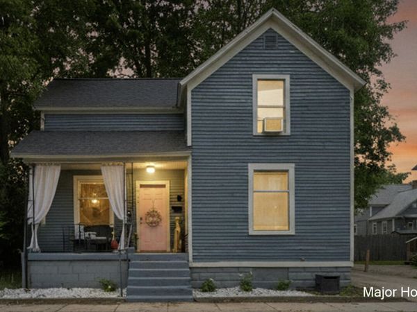 323 Robey Place SE, Grand Rapids, MI 49506