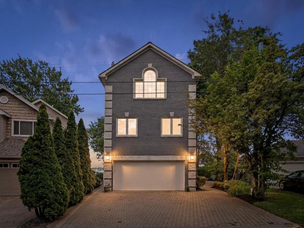 4691 Mapleview Avenue, West Bloomfield, MI 48324
