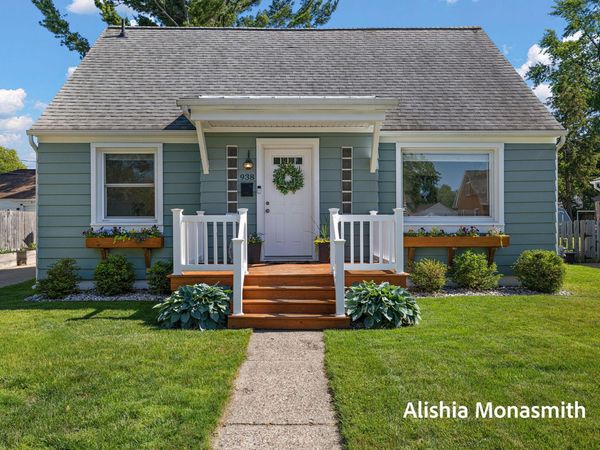 938 Colfax Avenue, Grand Haven, MI 49417